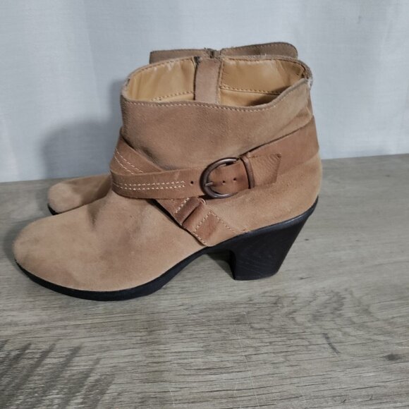 Softspots Women’s Beige‎ Suede Ankle Boots Zip Up Heels Buckle, Size 11 - Picture 1 of 9